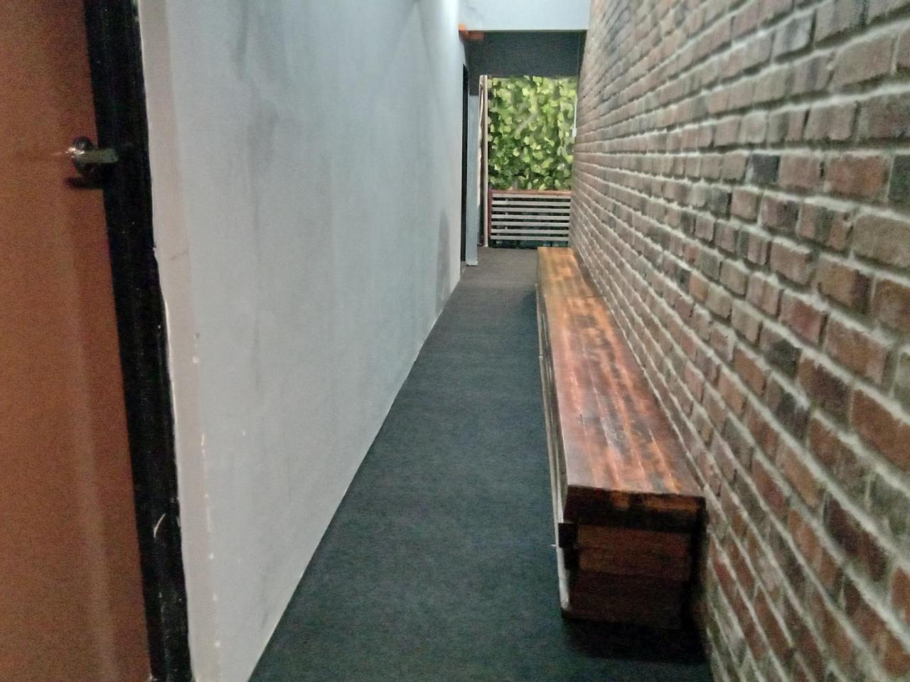 Bunker Hotel & Restaurant Kuala Lumpur Exterior foto